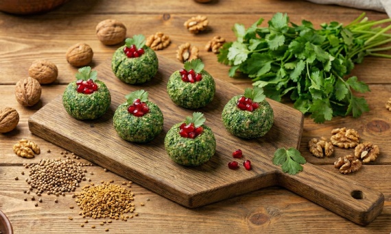 Gruzińskie Pchali ze Szpinaku (Pkhali) – Zielony Skarb na talerzu!